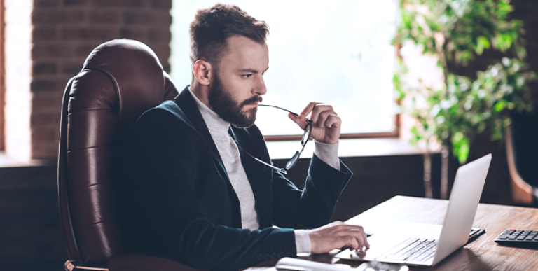 analyzing-computer-696x385