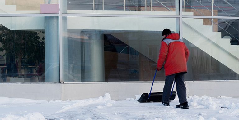 preventing-slips-trips-falls-in-winter-v1